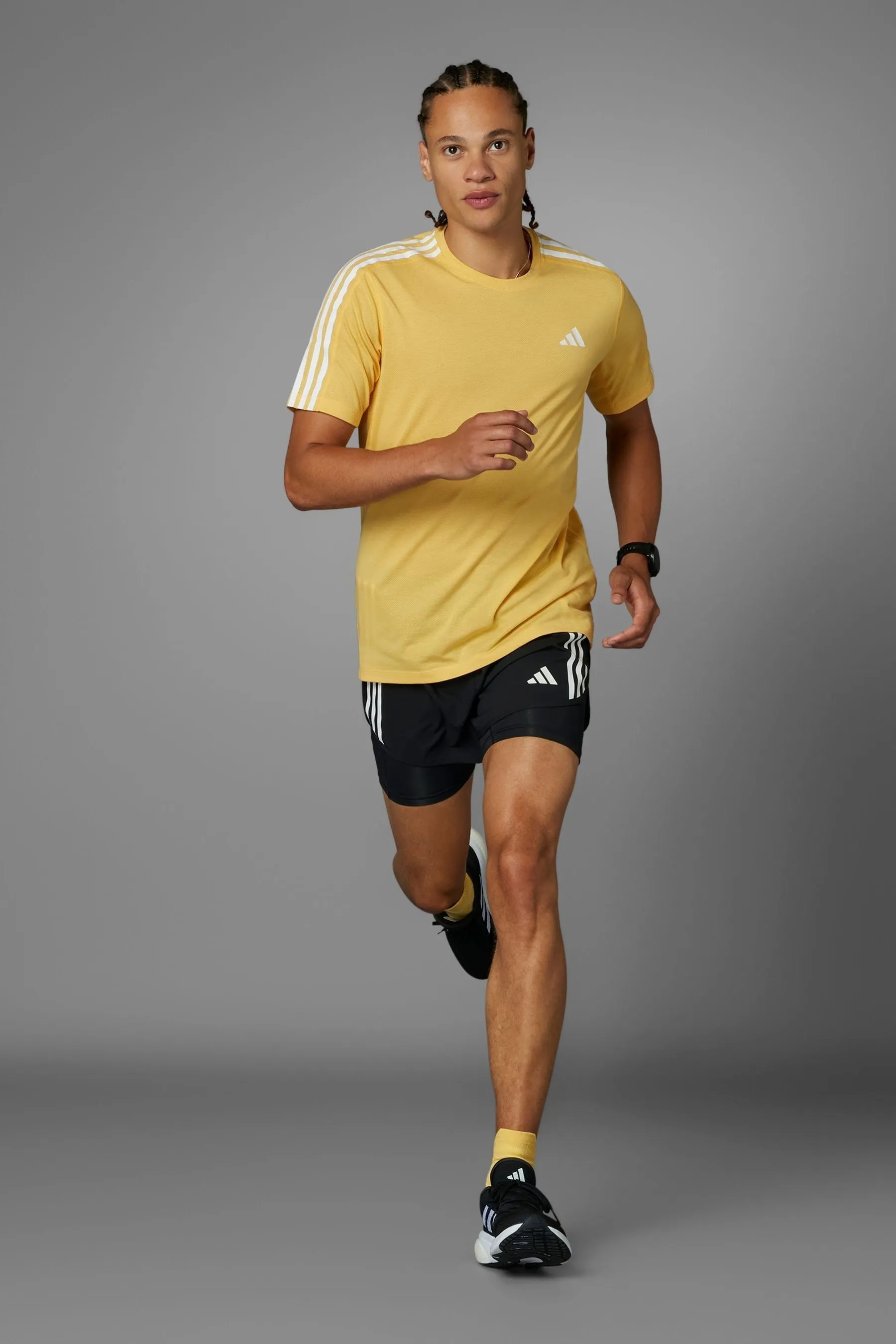 adidas possiede i pantaloncini Run 2-In-1