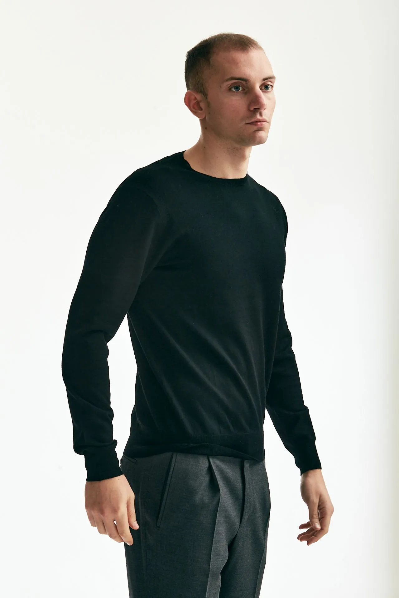 Maglia in lana rasata nero 