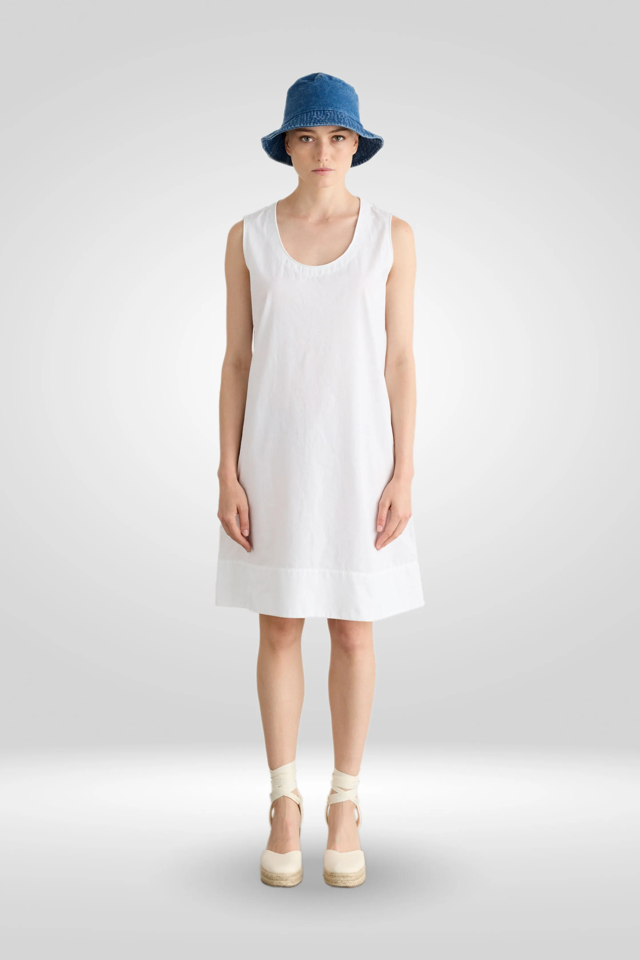 Sleeveless Dress in Poplin and Cotton Garment-Dyed 10L0 3183